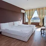 Konukevi екстаси